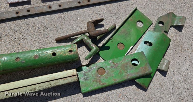 image for item DT7083 John Deere sickle mower