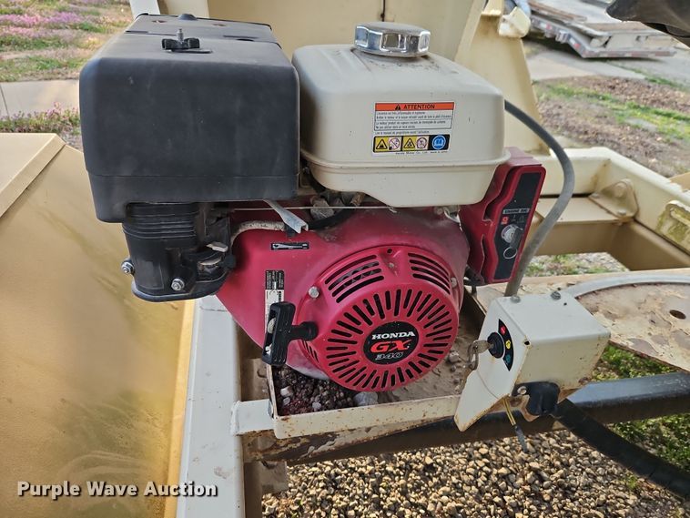 image for item DT7667 Unverferth SeedRunner 2750 seed tender