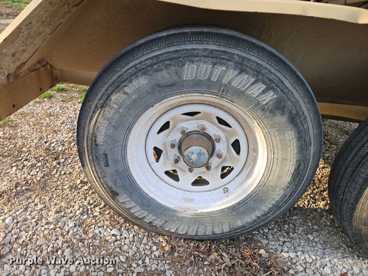 image for item DT7667 Unverferth SeedRunner 2750 seed tender