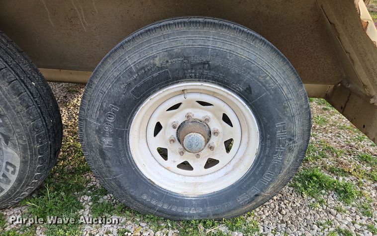 image for item DT7667 Unverferth SeedRunner 2750 seed tender