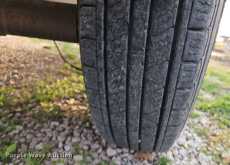 image for item DT7667 Unverferth SeedRunner 2750 seed tender