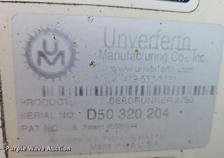 image for item DT7667 Unverferth SeedRunner 2750 seed tender