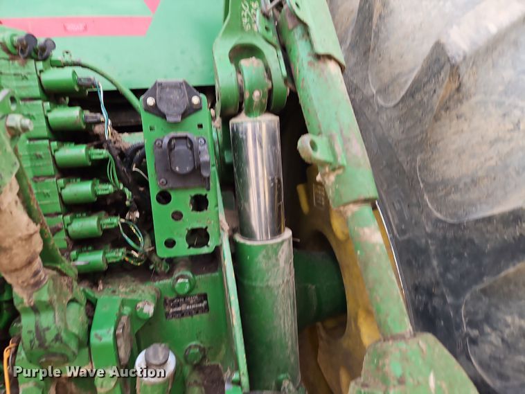 image for item DT7669 2006 John Deere 8430 MFWD tractor