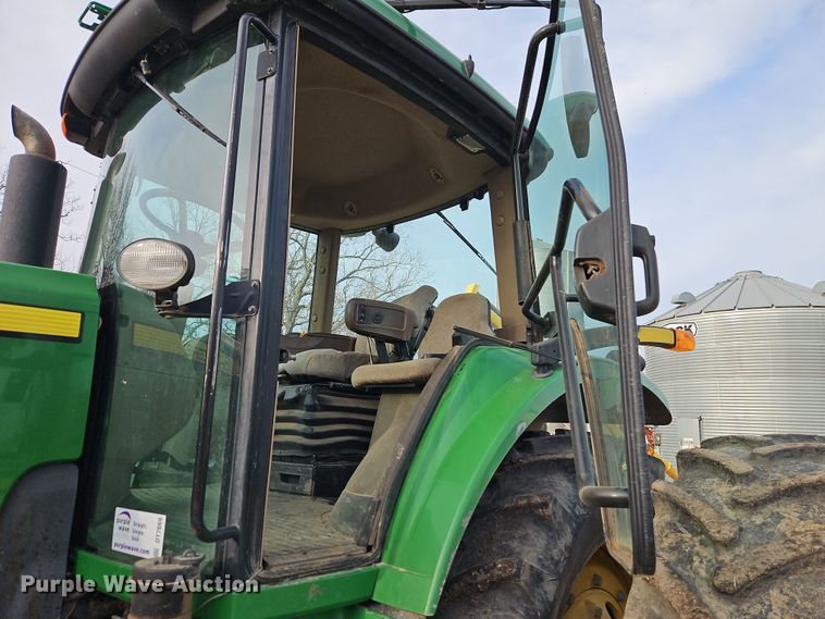 image for item DT7669 2006 John Deere 8430 MFWD tractor