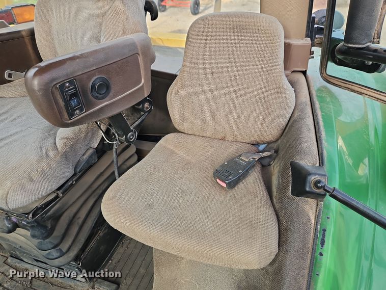 image for item DT7669 2006 John Deere 8430 MFWD tractor