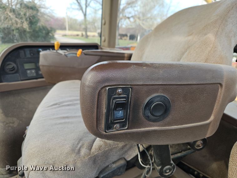 image for item DT7669 2006 John Deere 8430 MFWD tractor