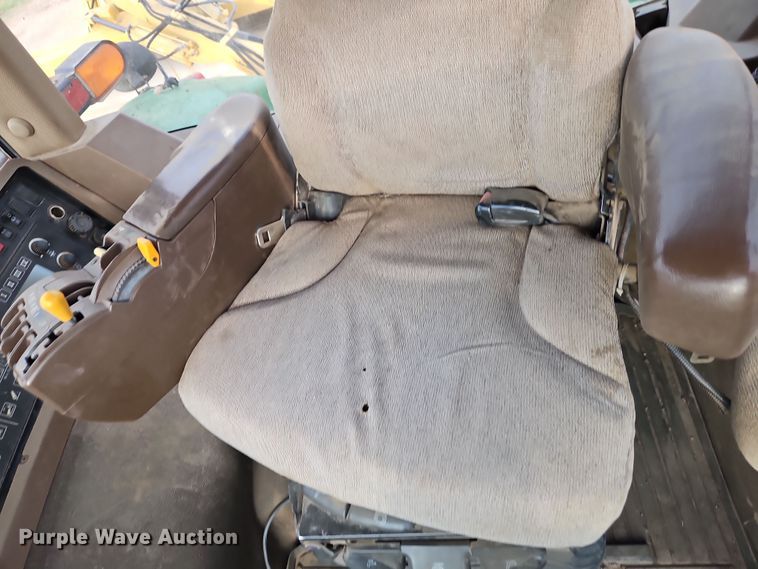 image for item DT7669 2006 John Deere 8430 MFWD tractor