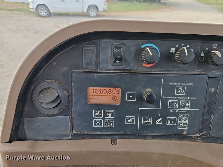 image for item DT7669 2006 John Deere 8430 MFWD tractor