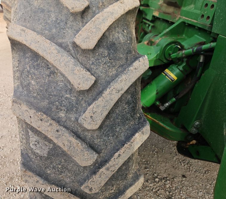 image for item DT7669 2006 John Deere 8430 MFWD tractor