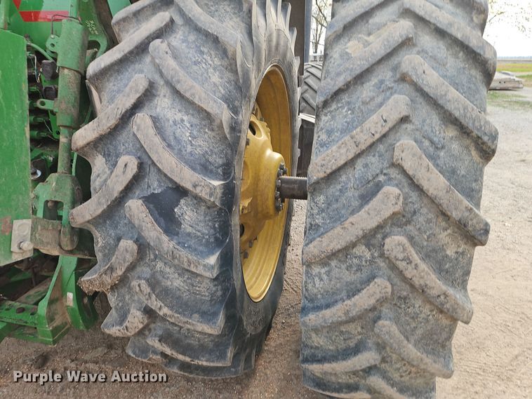 image for item DT7669 2006 John Deere 8430 MFWD tractor