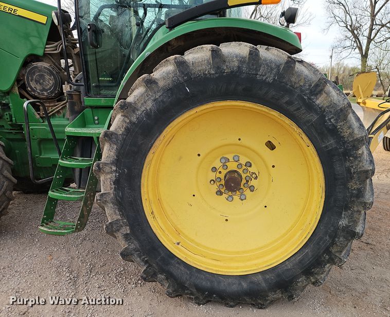 image for item DT7669 2006 John Deere 8430 MFWD tractor