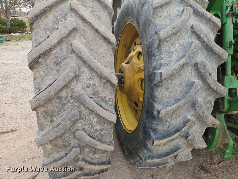 image for item DT7669 2006 John Deere 8430 MFWD tractor