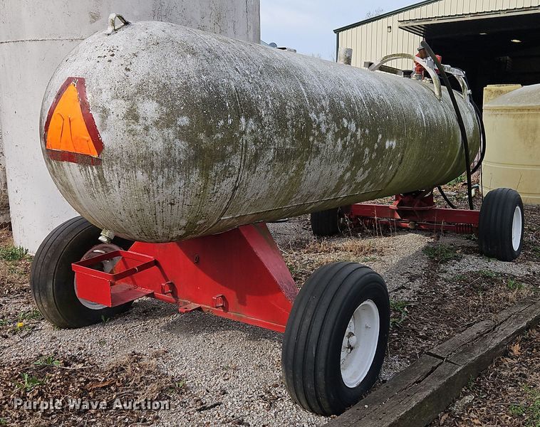 image for item DT7672 Fuel tank trailer