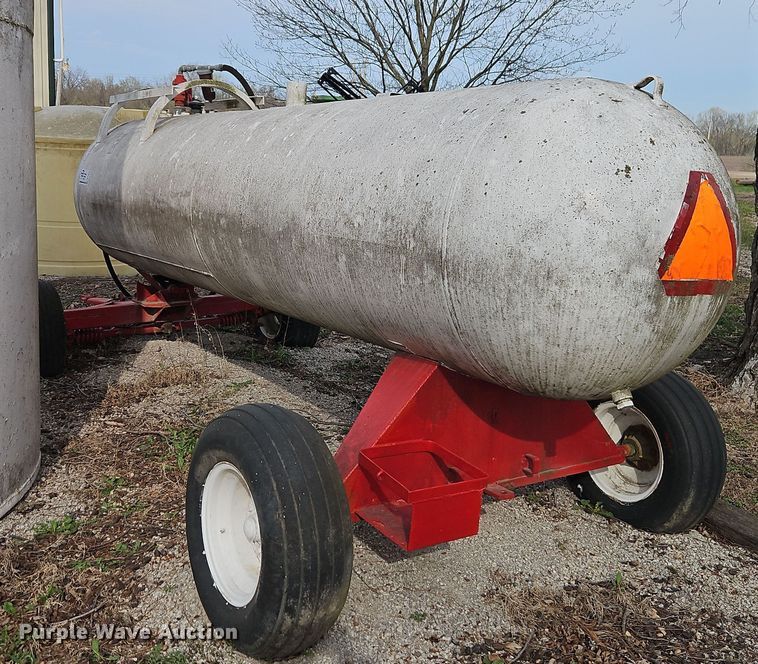 image for item DT7672 Fuel tank trailer