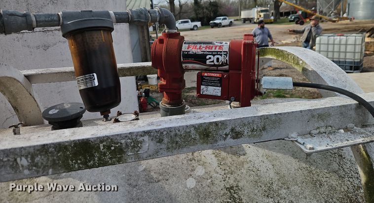 image for item DT7672 Fuel tank trailer