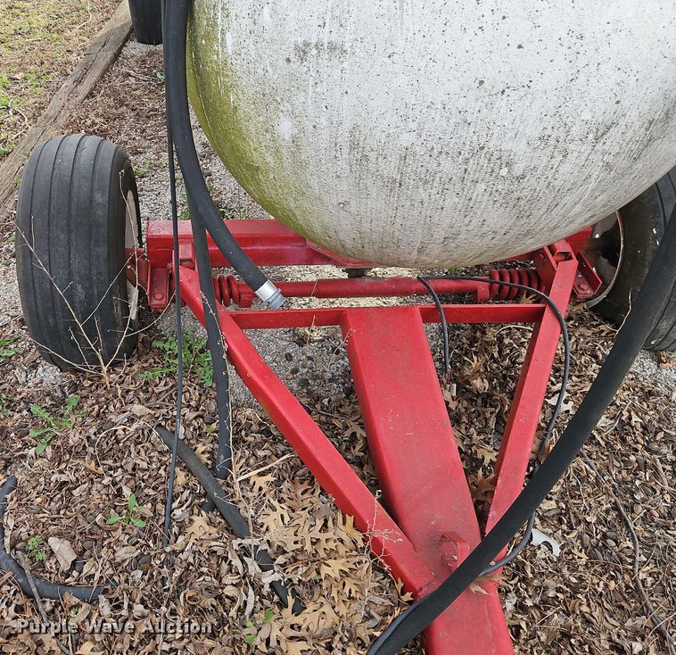 image for item DT7672 Fuel tank trailer