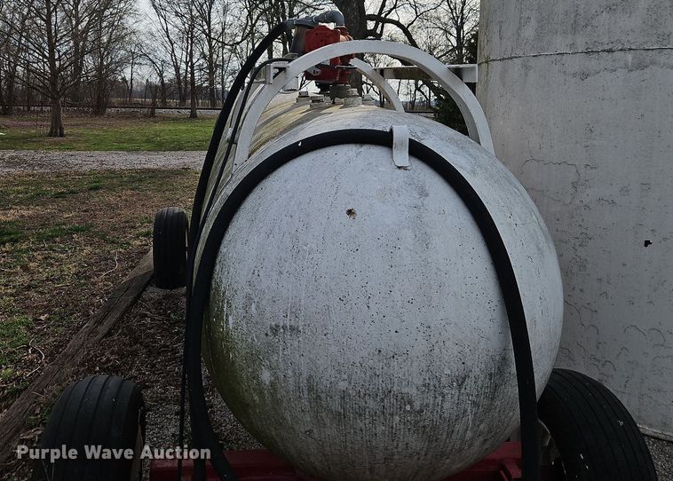 image for item DT7672 Fuel tank trailer