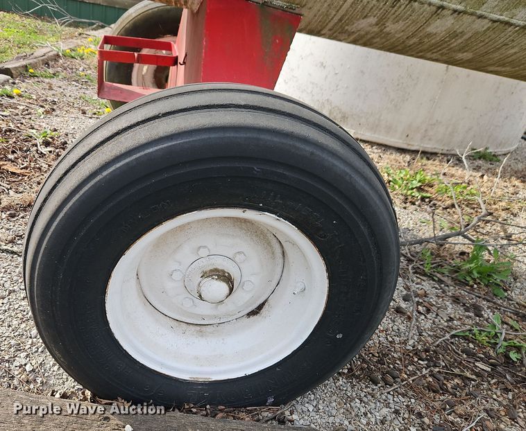 image for item DT7672 Fuel tank trailer