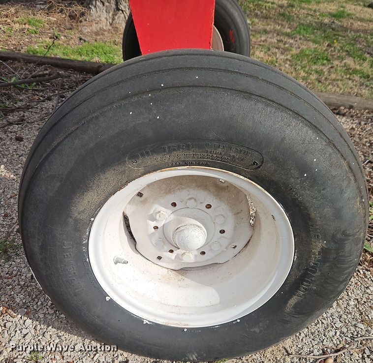 image for item DT7672 Fuel tank trailer