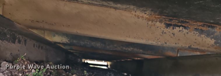 image for item DT7676 Midwest flatbed