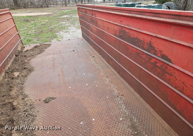 image for item DT7676 Midwest flatbed