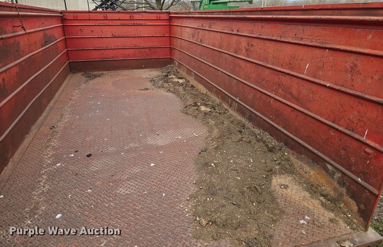 image for item DT7676 Midwest flatbed