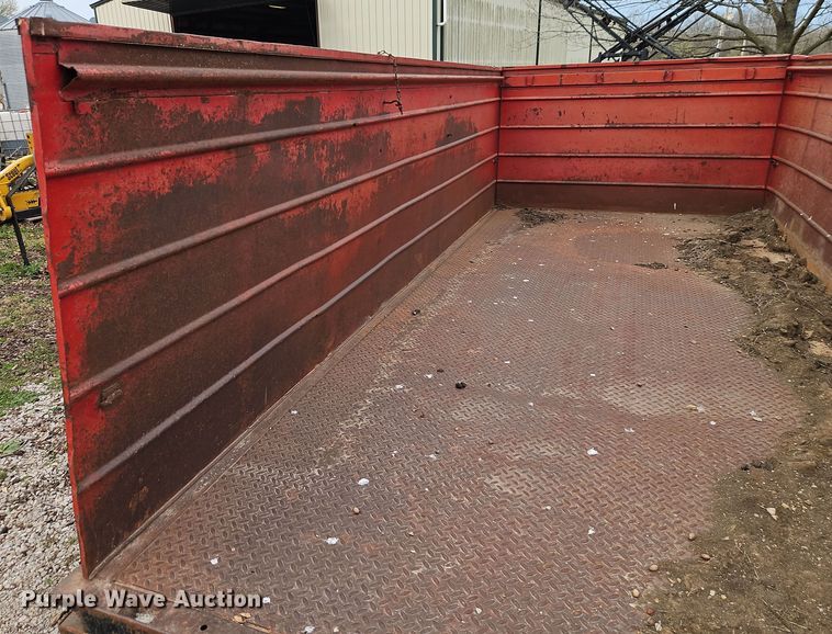 image for item DT7676 Midwest flatbed