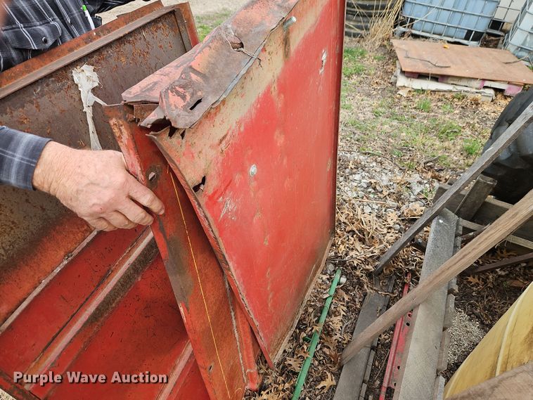 image for item DT7676 Midwest flatbed