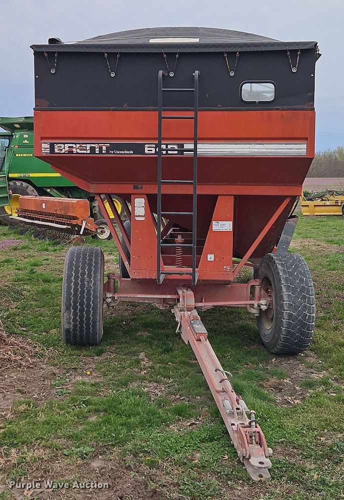 image for item DT7677 Brent GT-640 gravity wagon