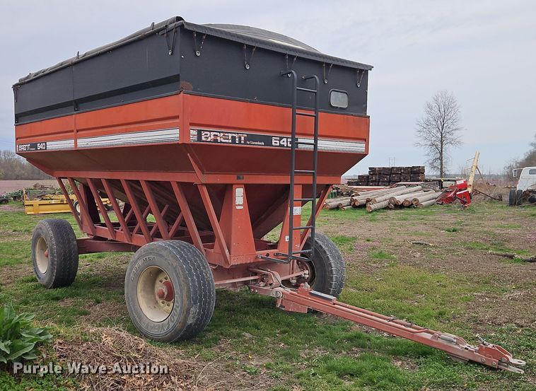 image for item DT7677 Brent GT-640 gravity wagon