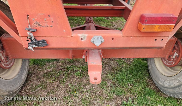 image for item DT7677 Brent GT-640 gravity wagon