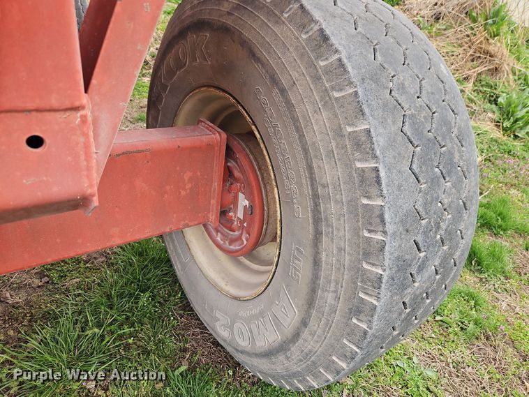 image for item DT7677 Brent GT-640 gravity wagon