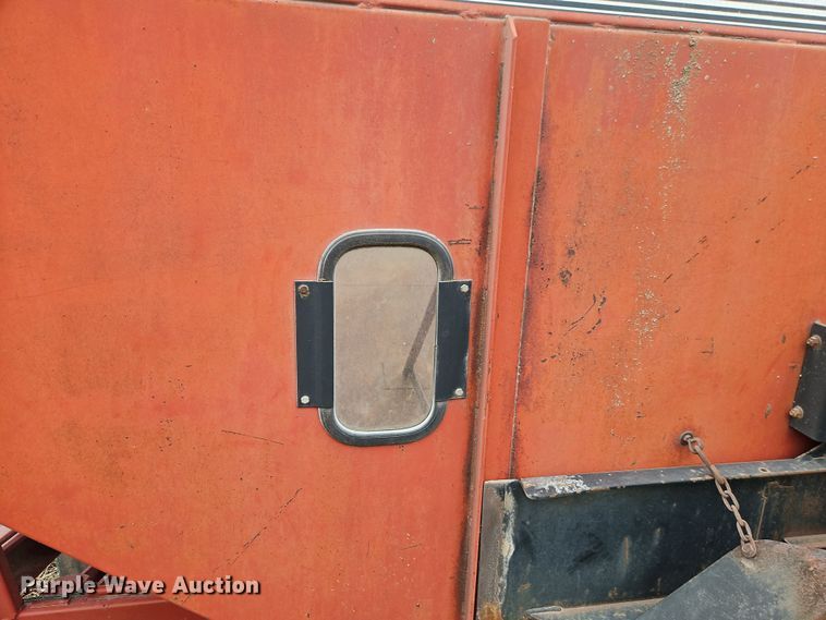 image for item DT7677 Brent GT-640 gravity wagon