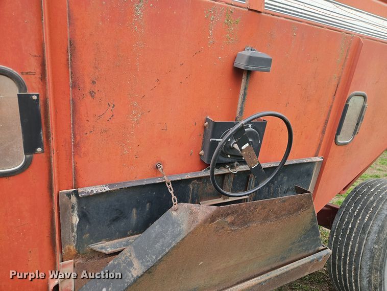 image for item DT7677 Brent GT-640 gravity wagon