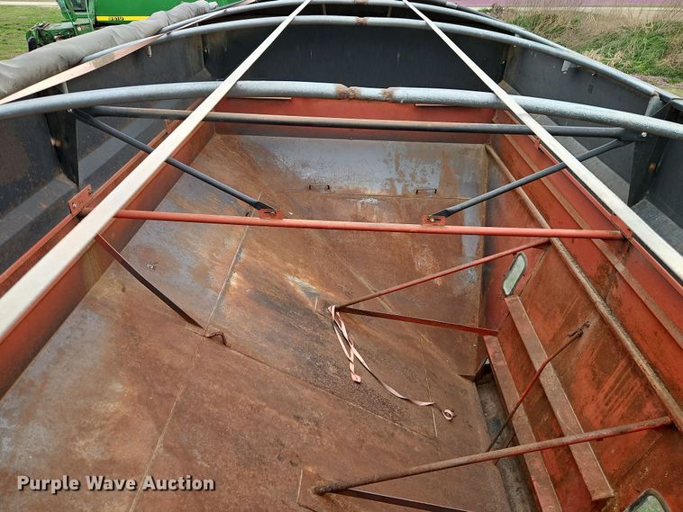 image for item DT7677 Brent GT-640 gravity wagon