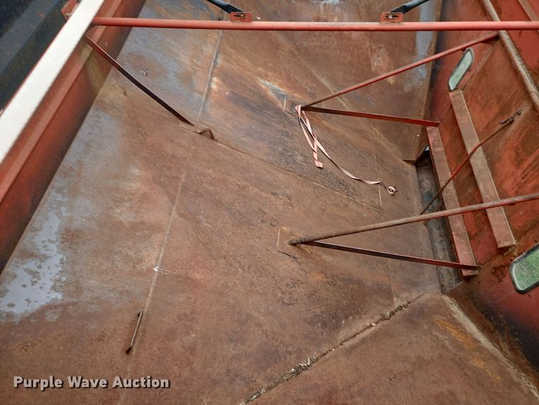 image for item DT7677 Brent GT-640 gravity wagon