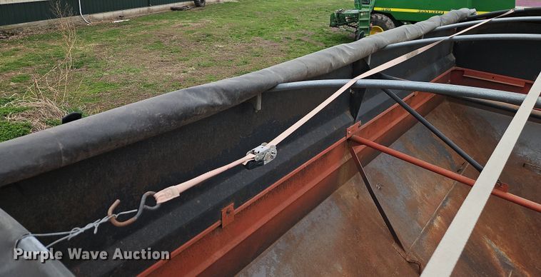 image for item DT7677 Brent GT-640 gravity wagon