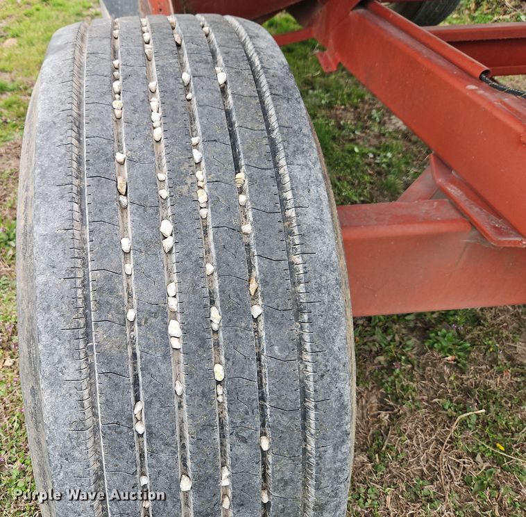 image for item DT7677 Brent GT-640 gravity wagon