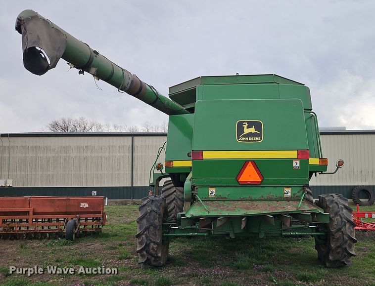 image for item DT7679 1998 John Deere 9610 RWA combine