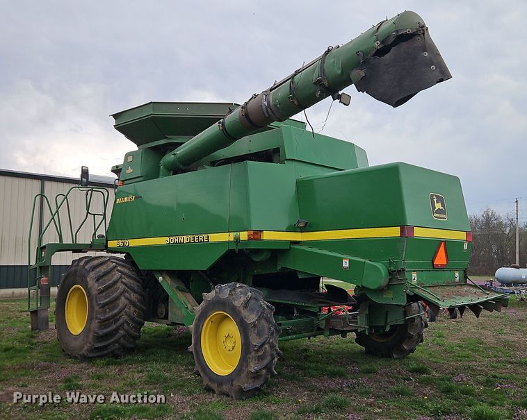 image for item DT7679 1998 John Deere 9610 RWA combine