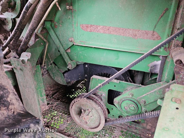 image for item DT7679 1998 John Deere 9610 RWA combine