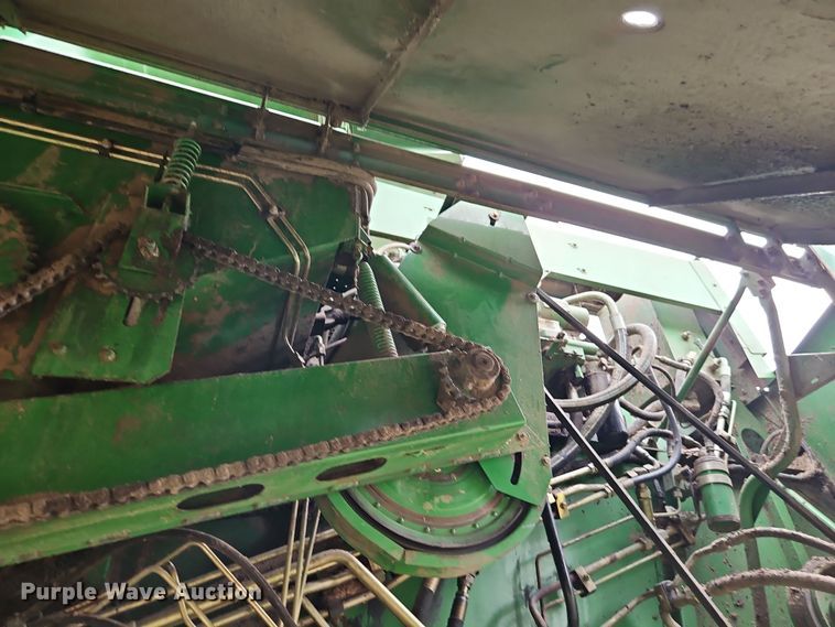 image for item DT7679 1998 John Deere 9610 RWA combine