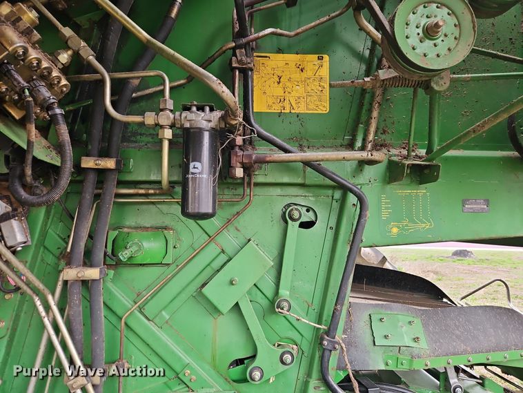 image for item DT7679 1998 John Deere 9610 RWA combine