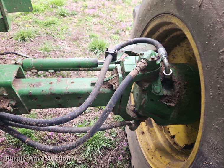 image for item DT7679 1998 John Deere 9610 RWA combine