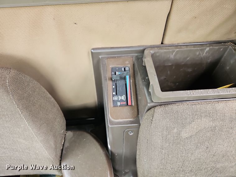 image for item DT7679 1998 John Deere 9610 RWA combine