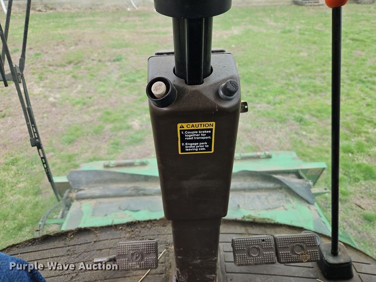 image for item DT7679 1998 John Deere 9610 RWA combine