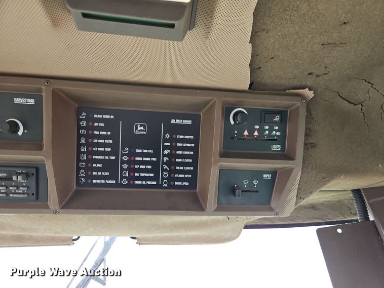 image for item DT7679 1998 John Deere 9610 RWA combine