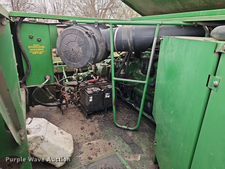 image for item DT7679 1998 John Deere 9610 RWA combine