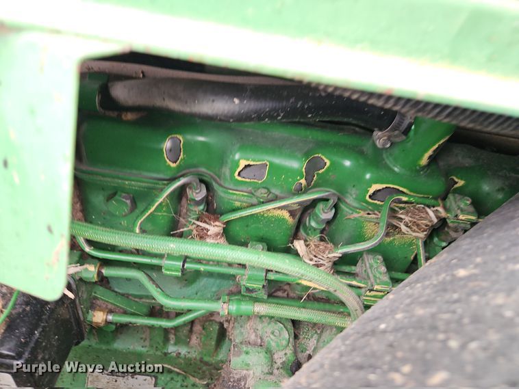 image for item DT7679 1998 John Deere 9610 RWA combine