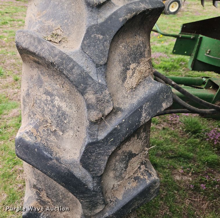 image for item DT7679 1998 John Deere 9610 RWA combine